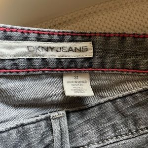 DKNY Soho Crop Mid Rise Jeans Size 31